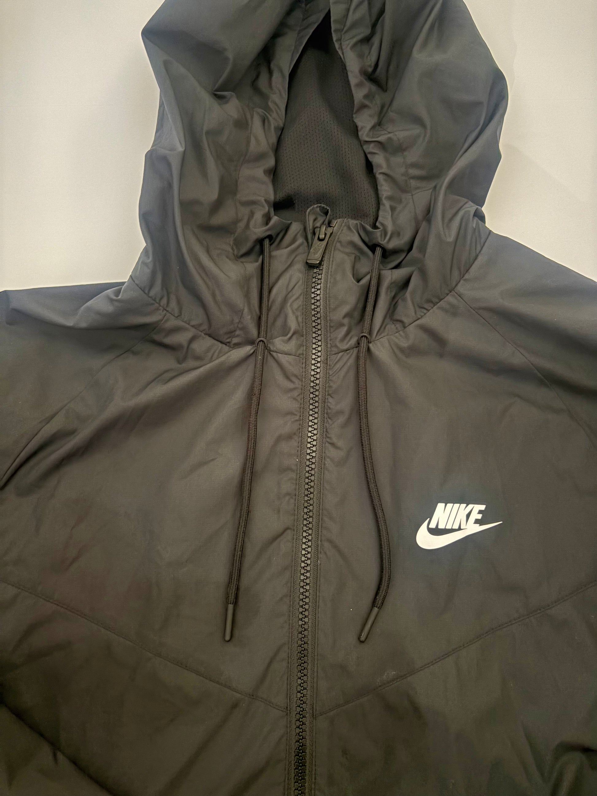 Nike Windrunner Jacket - Size M