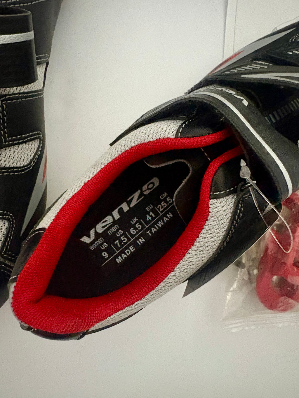 Venzo Cycling Shoes - Size W 9/ M 7.5