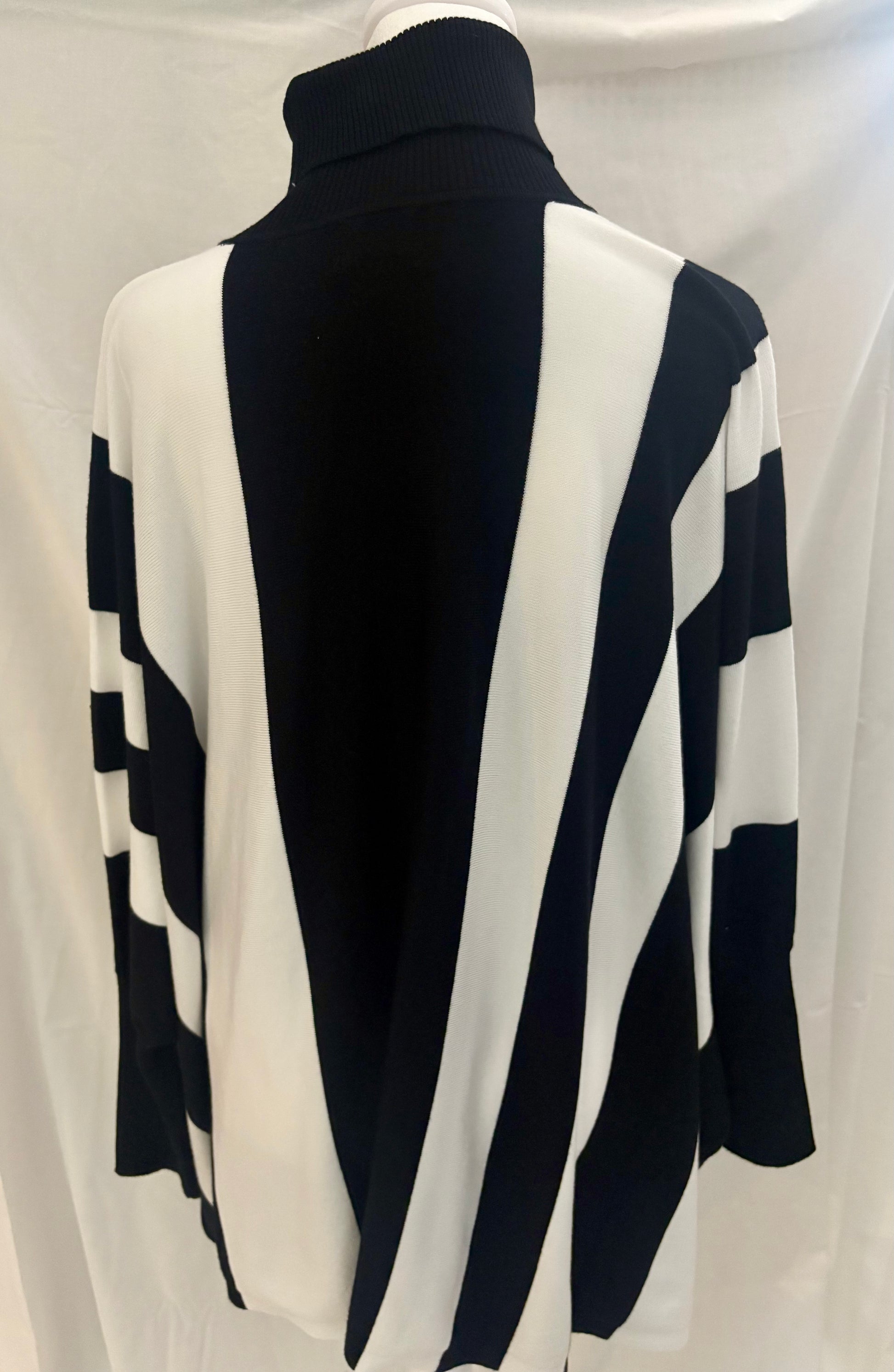 JM Collection Sweater - Size XL