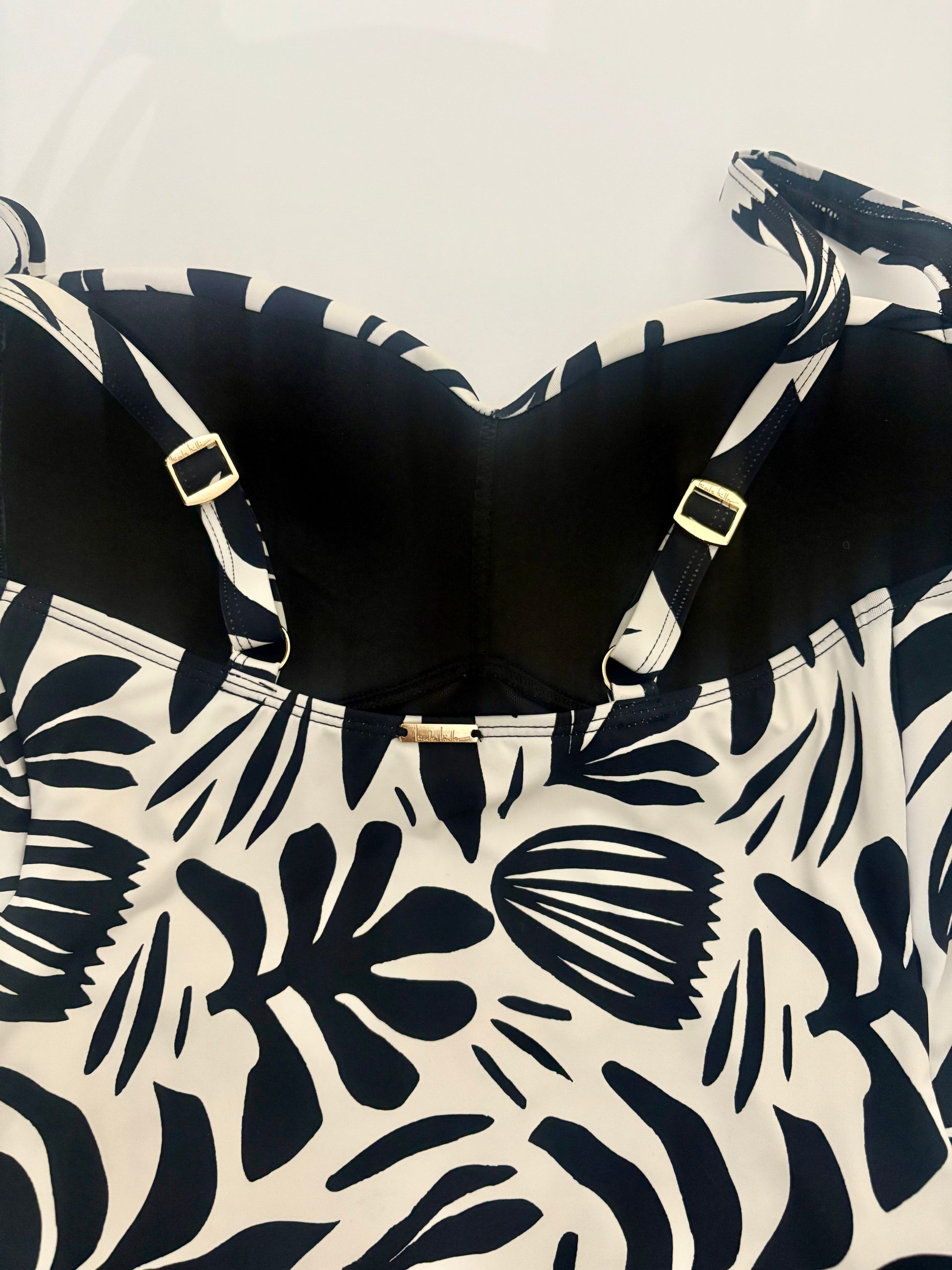 Nicole Miller Swimsuit - Size Large