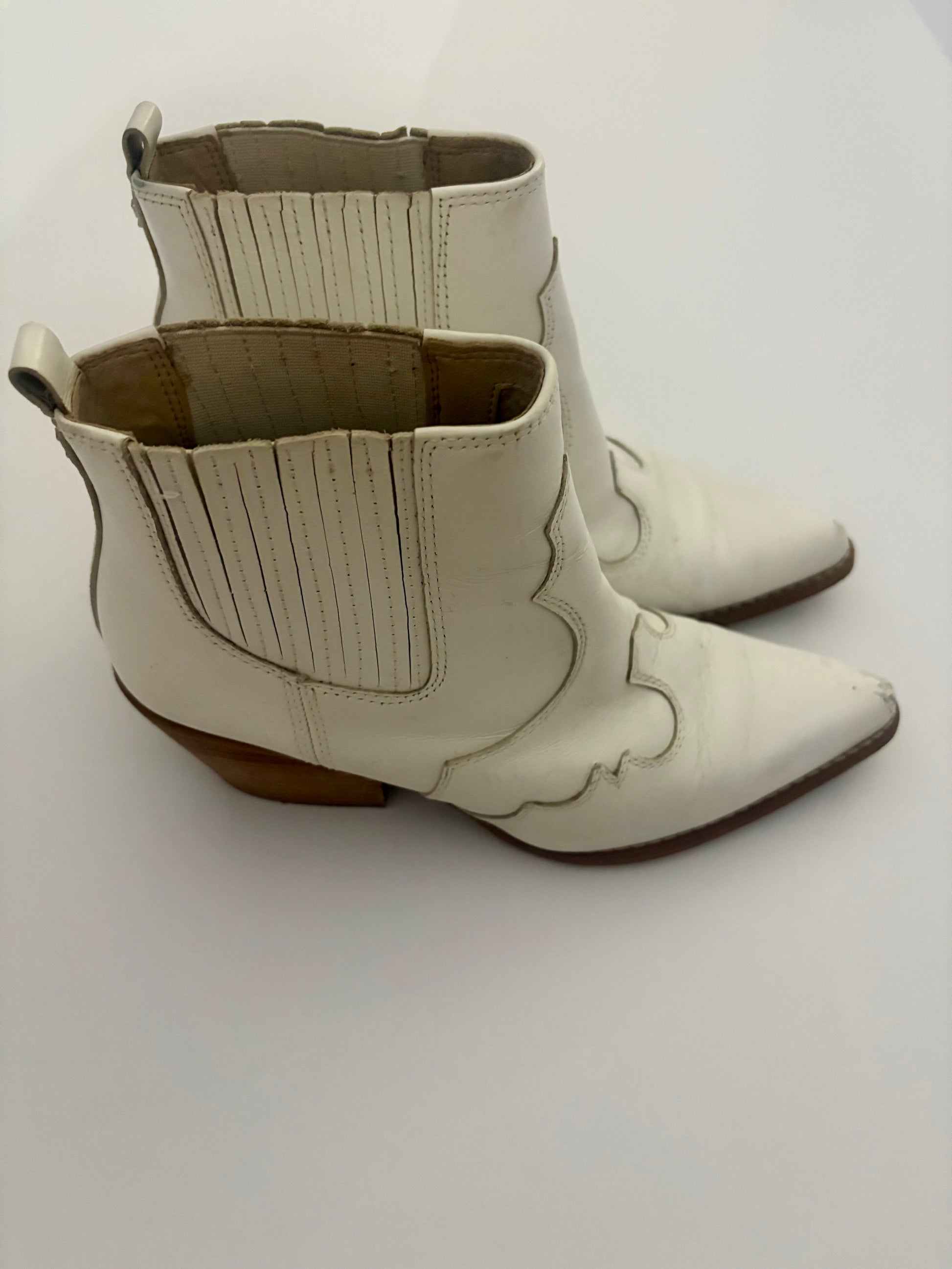 Sam Edelman Winona Booties - Size 8